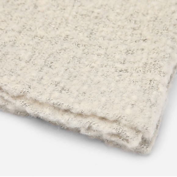 NWT Cream Ribbed Scarf - Picture 2 of 2